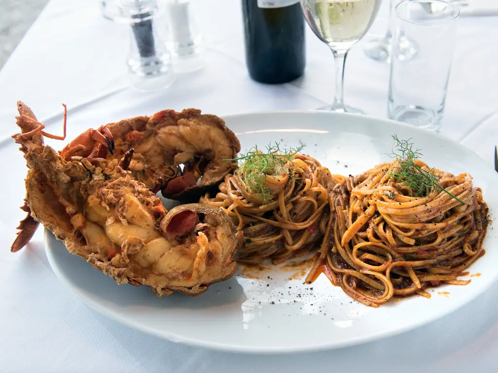 Astakomakaronada-lobster-pasta-seafood